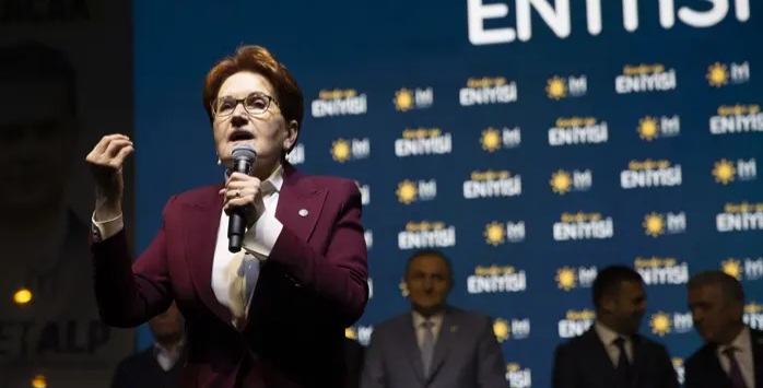 Meral Akşener’den eski ortaklarına veryansın: Arkadaşlar dümen içindeymiş