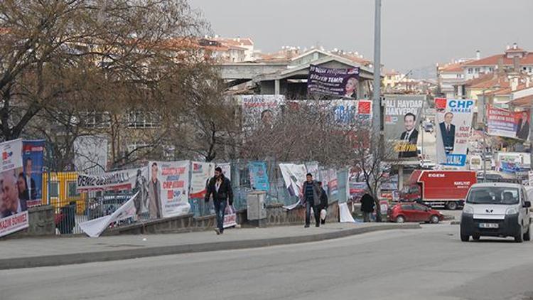 SEÇİM ZAMANINDA SEÇİM BAYRAKLARI ASMAYA SON VERİN