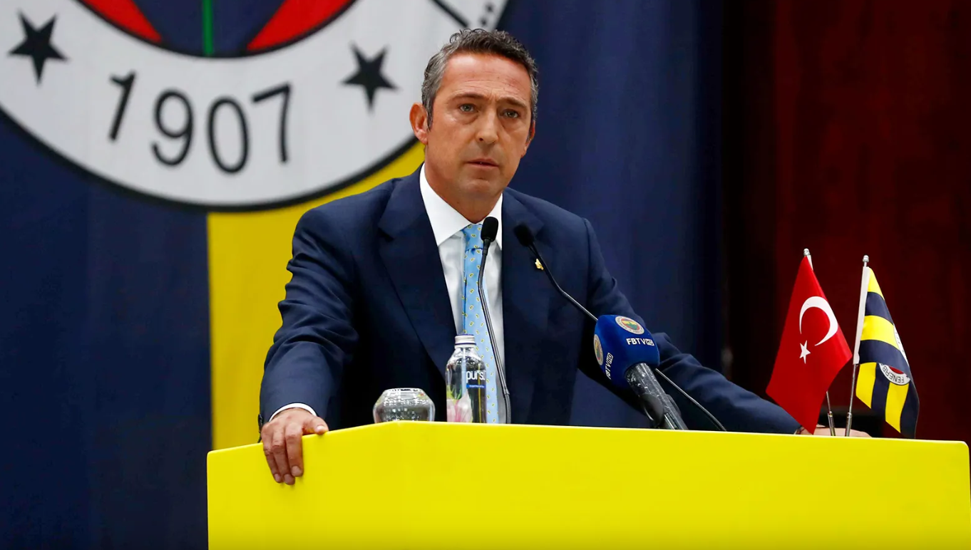 Fenerbahçe Başkanı Ali Koç, basın toplantısında açıklamalarda bulunuyor…