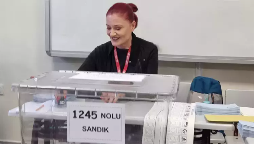 Sanatçı Candan Erçetin Sandık Kurulu Üyesi oldu