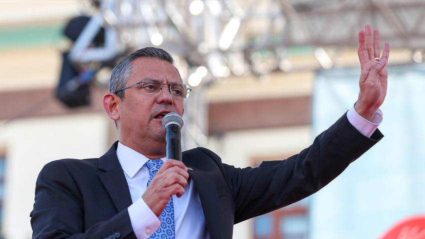 CHP Genel Başkanı Özgür Özel, İYİ Parti’ye oy verdiğini açıkladı CHP Genel Başkanı Özgür Özel, İYİ Parti’ye oy verdiğini açıkladı