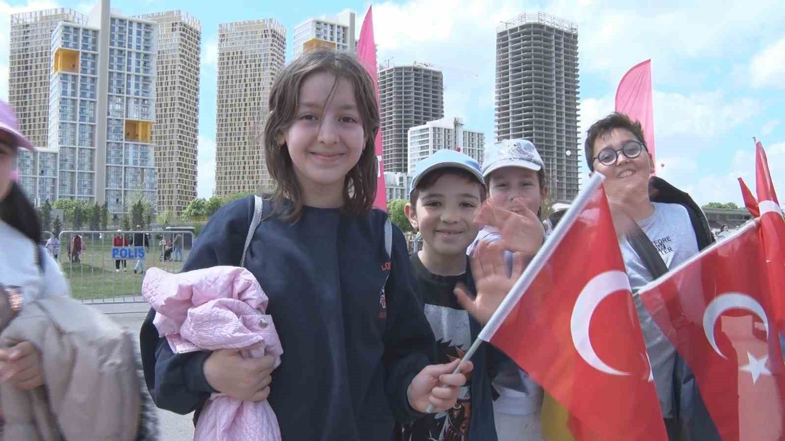 Çocuklar “TRT 46. Uluslararası 23 Nisan Çocuk Şenliği”nde bir araya geldi Çocuklar “TRT 46. Uluslararası 23 Nisan Çocuk Şenliği”nde bir araya geldi