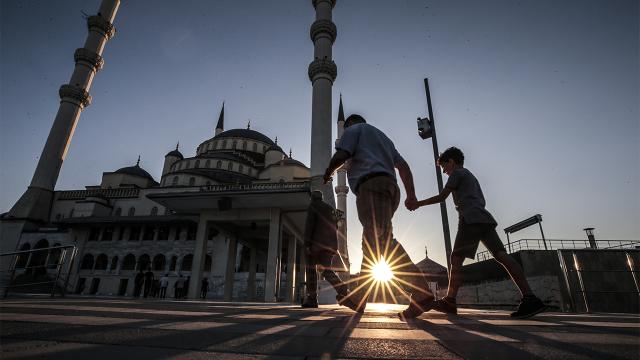 Türkiye’de Ramazan Bayramı kutlanıyor