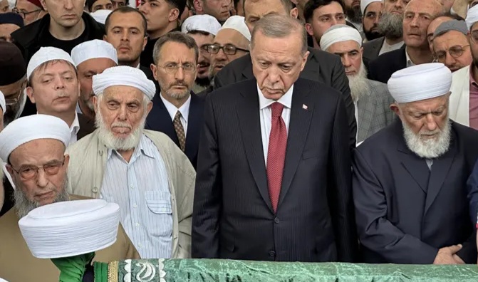 Cumhurbaşkanı Erdoğan, İsmailağa Cemaati lideri Hasan Kılıç’ın cenaze namazına katıldı