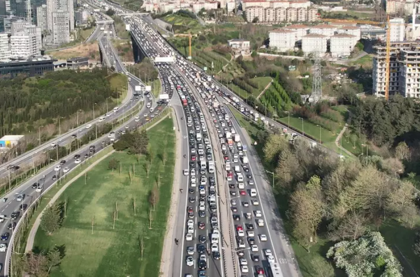 9 günlük bayram tatili başladı! Yollarda Son Durum…