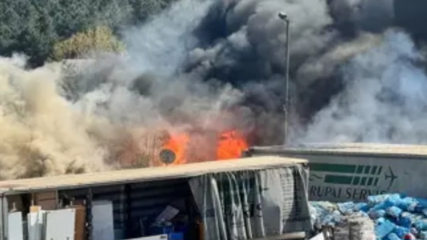 PENDİK HARMANDERE YEDİEMİN OTOPARKINDA YANGIN