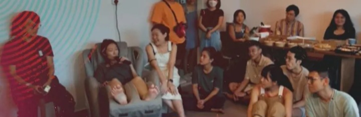 Yaşarken kendi canlı cenazesini düzenledi! Yaşarken kendi canlı cenazesini düzenledi!