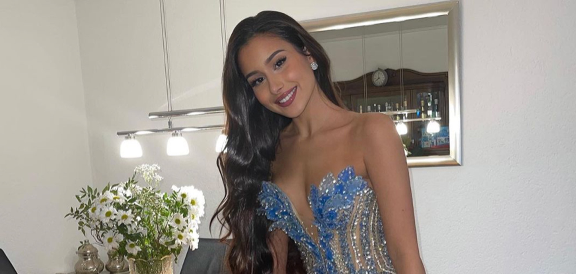 “seksi kıyafeti” nedeniyle veto edildi