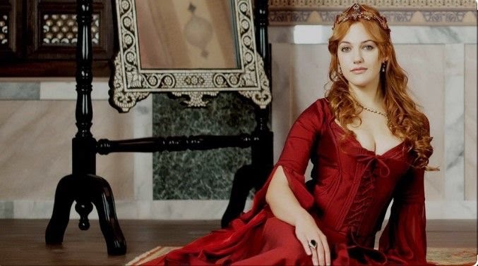 Meryem Uzerli, 4 milyon TL karşılığında Riyadlı ailenin yemeğine katıldı Meryem Uzerli, 4 milyon TL karşılığında Riyadlı ailenin yemeğine katıldı