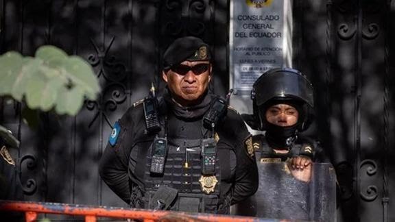 Büyükelçilik hizmetleri süresiz askıya alındı