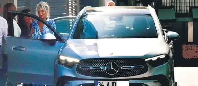 Süperstar Ajda Pekkan kendisini ödüllendirdi! 7 milyon TL’lik yeni araç aldı Süperstar Ajda Pekkan kendisini ödüllendirdi! 7 milyon TL’lik yeni araç aldı