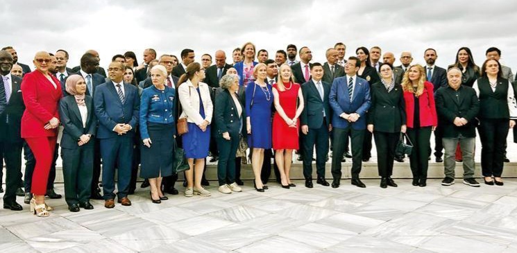 İBB Başkanı Ekrem İmamoğlu başkonsoloslarla bir araya geldi İBB Başkanı Ekrem İmamoğlu başkonsoloslarla bir araya geldi