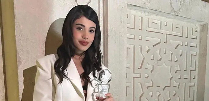 Lizge Cömert, “Yılın Çıkış Yapan Kadın Oyuncusu” ödülünü aldı