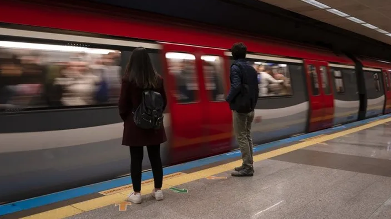 İstanbul’da metro durağı çıkışında bomba bulundu