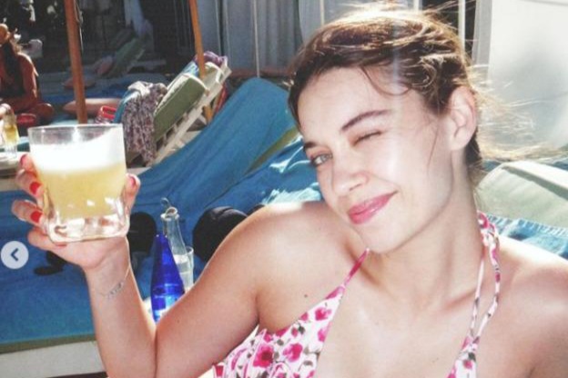 Afra Saraçoğlu, tatilde verdiği pozlarla da çok konuşuldu Afra Saraçoğlu, tatilde verdiği pozlarla da çok konuşuldu