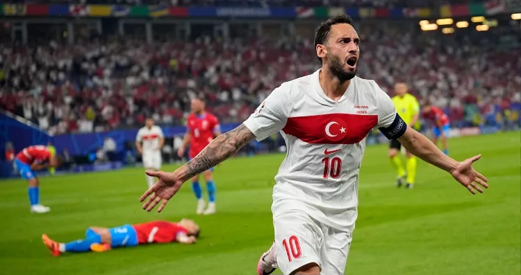 EURO 2024: Türkiye Çekya’yı 2-1 yenerek son 16 turuna yükseldi EURO 2024: Türkiye Çekya’yı 2-1 yenerek son 16 turuna yükseldi