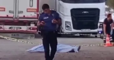 Antalya’da vahşi cinayet: Eski eşini boğazından bıçaklayıp, ölene kadar başında bekledi Antalya’da vahşi cinayet: Eski eşini boğazından bıçaklayıp, ölene kadar başında bekledi