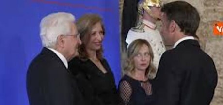 G-7 zirvesinde Meloni’nin Macron’a bakışları gündem oldu