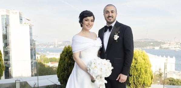 Merve Dizdar evlendi: Ezgi Mola merak konusu oldu! Merve Dizdar evlendi: Ezgi Mola merak konusu oldu!