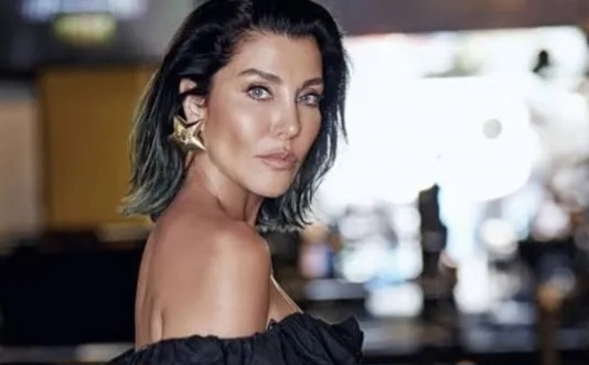 Deniz Akkaya, 15 Temmuz için okunan selaları duyunca verdiği tepki gündem oldu Deniz Akkaya, 15 Temmuz için okunan selaları duyunca verdiği tepki gündem oldu