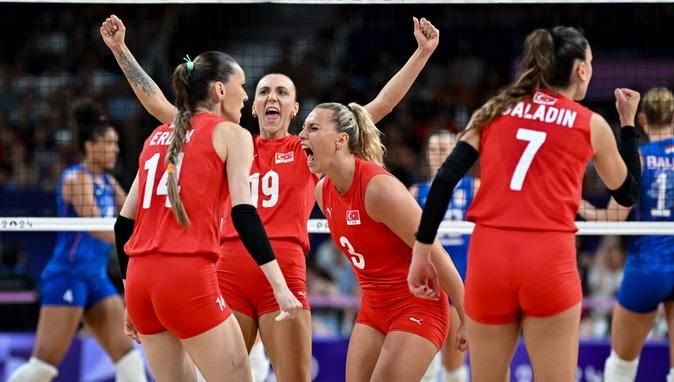 Filenin Sultanları Paris Olimpiyatları’nda tarih yazdı Filenin Sultanları Paris Olimpiyatları’nda tarih yazdı