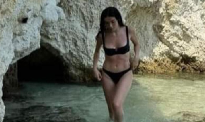 Hazar Ergüçlü’nün, bikinili pozları ortalığı yıktı geçti! Hazar Ergüçlü’nün, bikinili pozları ortalığı yıktı geçti!