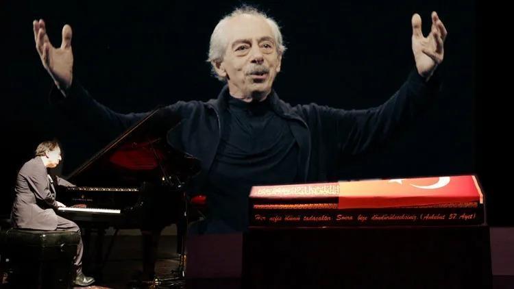 Duayen oyuncu Genco Erkal’ı, gözyaşları içinde veda! Son yolculuğuna uğurlanıyor Duayen oyuncu Genco Erkal’ı, gözyaşları içinde veda! Son yolculuğuna uğurlanıyor