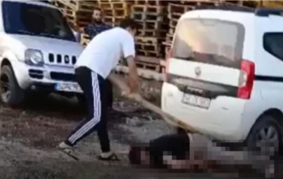 Kahramanmaraş’ta cinayet: Fazla su isteyince sopayla dövülerek öldürüldü Kahramanmaraş’ta cinayet: Fazla su isteyince sopayla dövülerek öldürüldü