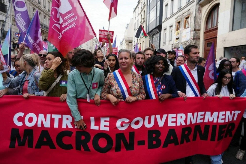 Fransa’da yeni kabine açıklandı! Emmanuel Macron karşıtı gösteriler düzenlendi Fransa’da yeni kabine açıklandı! Emmanuel Macron karşıtı gösteriler düzenlendi