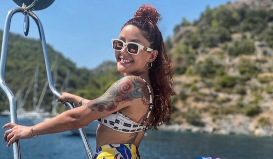 Melek Mosso’nun tekne pozları ortalığı kasıp kavurdu