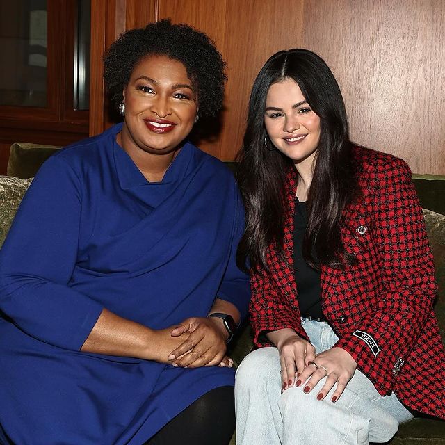 Selena Gomez ve Stacey Abrams’tan Toplumsal Değişimi Hedefleyen Müzik Projesi