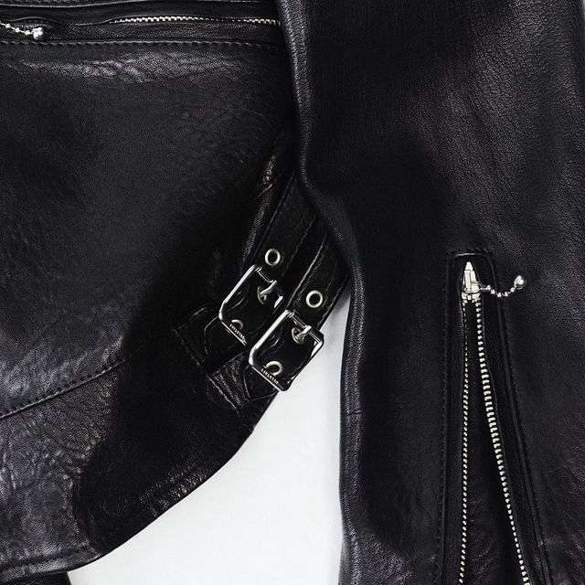 Lander Derisiyle Şıklığı ve Dayanıklılığı Bir Arada Sunan Belstaff Rider Ceketi Lander Derisiyle Şıklığı ve Dayanıklılığı Bir Arada Sunan Belstaff Rider Ceketi