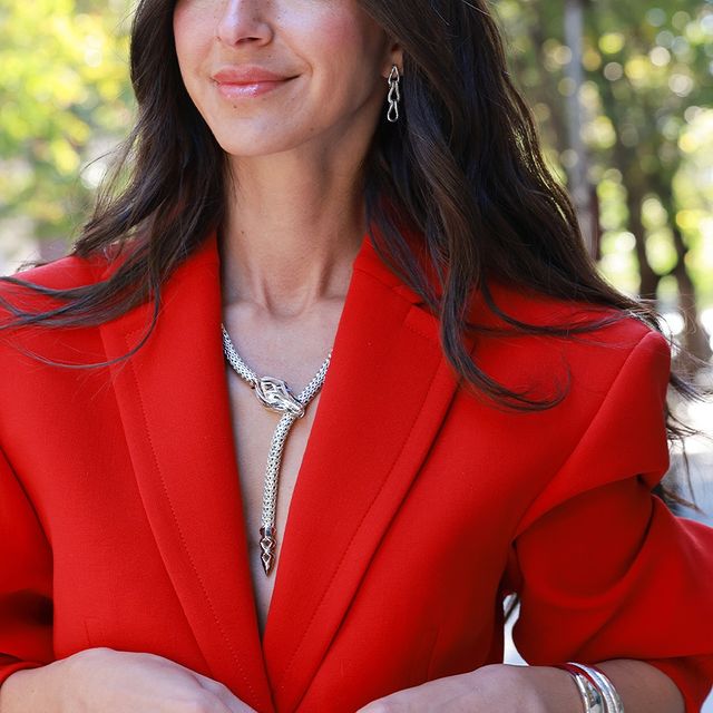 Arielle Charnas’ın Takı Stilinde Sade Bir Yaklaşım