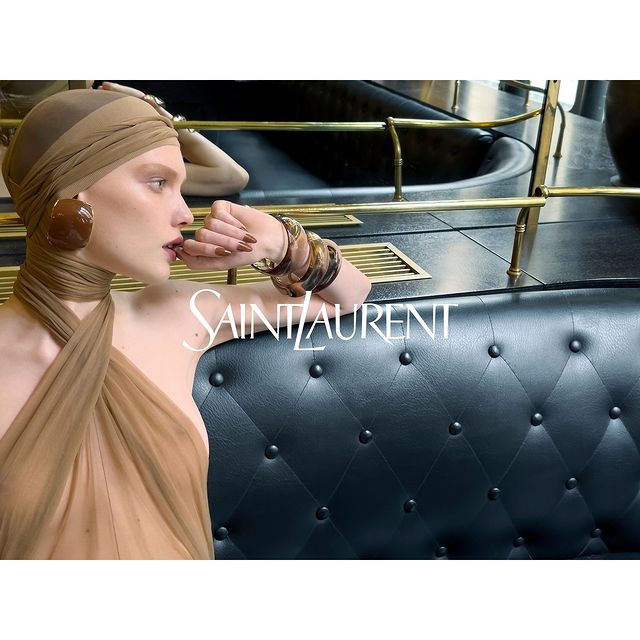 Anthony Vaccarello’nun “Penelope” İsimli Yeni Koleksiyonu Anthony Vaccarello’nun “Penelope” İsimli Yeni Koleksiyonu