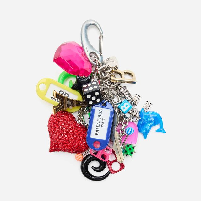 Balenciaga, 2024 Kış Koleksiyonu’na Özel Pigalle Collector Bag Charm İle Modaseverlerin Beğenisine Sunuluyor