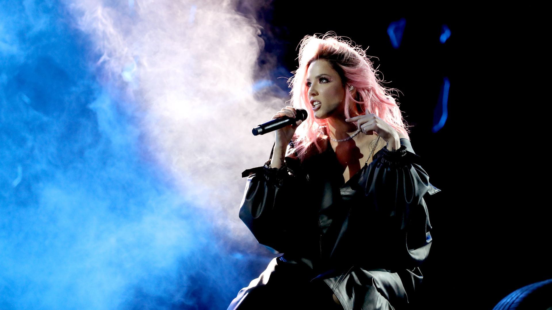 Halsey, yeni projeleri için geri sayımı sürdürüyor