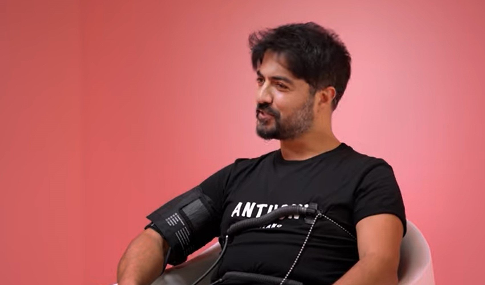 Yusuf Güney, uzaylılarla tanıştığını ve geleceği gördüğünü iddia etti Yusuf Güney, uzaylılarla tanıştığını ve geleceği gördüğünü iddia etti