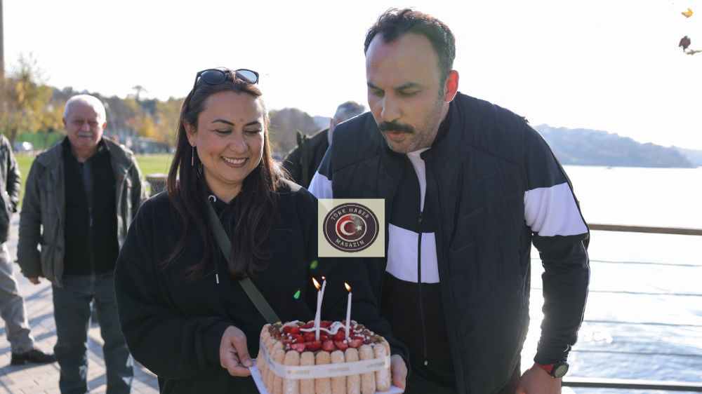 Oyuncu Ferit Aktuğ’a, doğum günü sürprizi yapıldı Oyuncu Ferit Aktuğ’a, doğum günü sürprizi yapıldı