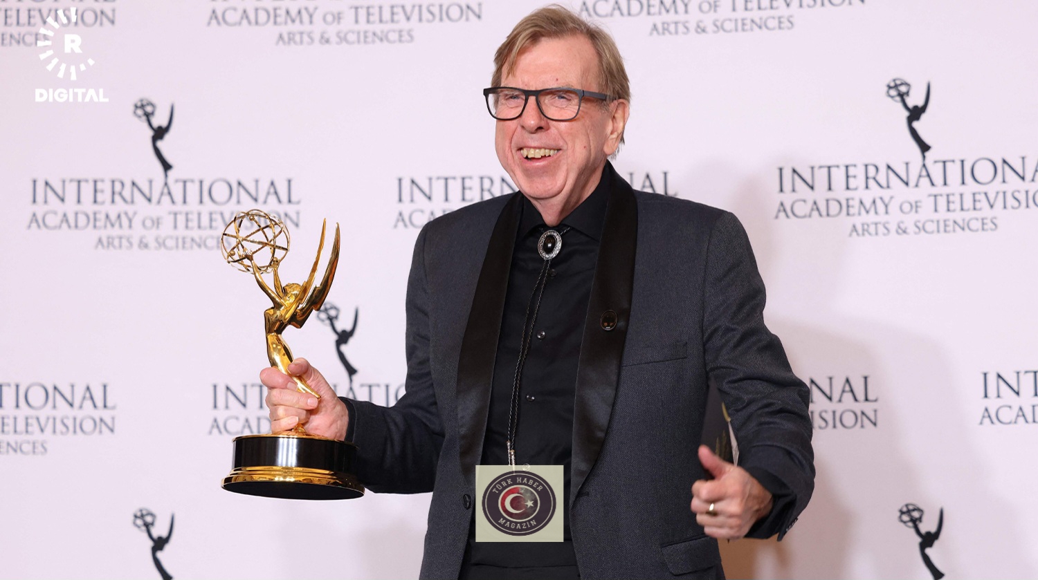 Timothy Spall, Emmy Ödülleri’nde “En İyi Erkek Oyuncu Performansı” ödülünü kazandı