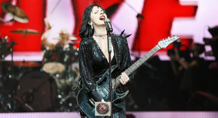 Rock yıldızı Şebnem Ferah sahnelere geri dönüyor…