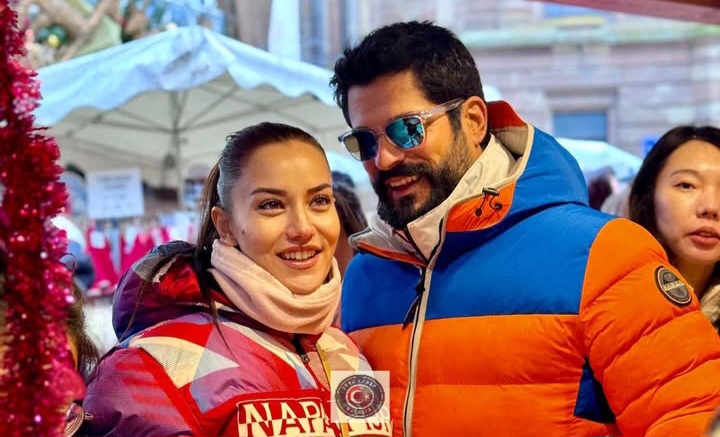 Fahriye Evcen ile eşi Burak Özçivit’ten Fransa tatil paylaşımı…