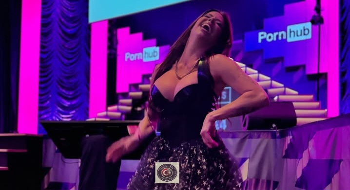 Alexis Fawx, İstanbul’a geldiğini duyurdu…