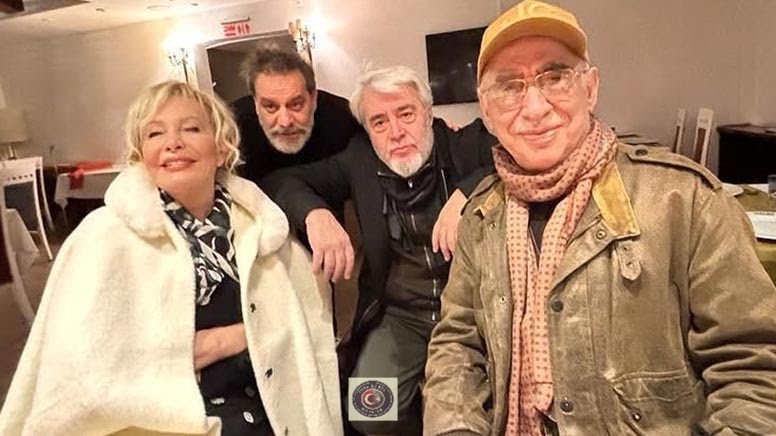 Türk sinemasının efsanesi Şener Şen, 83 yaşını coşkulu bir şekilde kutladı Türk sinemasının efsanesi Şener Şen, 83 yaşını coşkulu bir şekilde kutladı