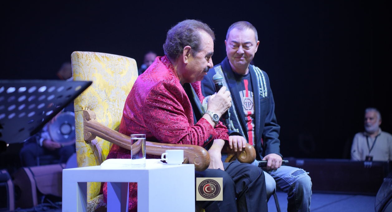 İbrahim Tatlıses, sahnede Serdar Ortaç’ı şaka yollu “Kumarbaz” olarak hitap etti