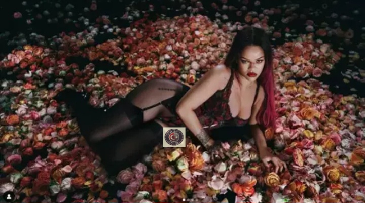 Rihanna, Valentine koleksiyonu için Fenty markasıyla oldukça dikkat çekti