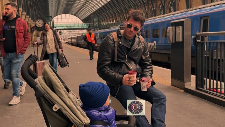 Oyuncu Kıvanç Tatlıtuğ, oğlu Kurt Efe ile birlikte bisiklet sürerken paylaştığı yeni fotoğrafıyla takipçilerinin ilgisini çekti