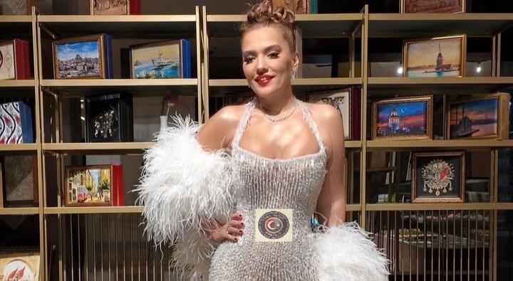 Şarkıcı Demet Akalın, Türk Haber Magazin aracılığıyla yeni şarkısı “Affetmedim Kendimi” 14 Şubat’ta çıkacağını duyurdu Şarkıcı Demet Akalın, Türk Haber Magazin aracılığıyla yeni şarkısı “Affetmedim Kendimi” 14 Şubat’ta çıkacağını duyurdu