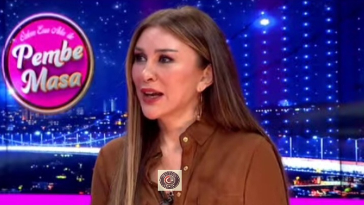 Oyuncu Selen Görgüzel’in yaşadığı taciz ve mobbing olaylarını açıkça dile getirdi… Oyuncu Selen Görgüzel’in yaşadığı taciz ve mobbing olaylarını açıkça dile getirdi…