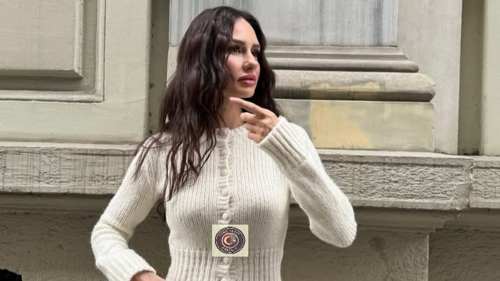 Oyuncu Yasemin Özilhan cesur tarzıyla göz kamaştırdı Oyuncu Yasemin Özilhan cesur tarzıyla göz kamaştırdı