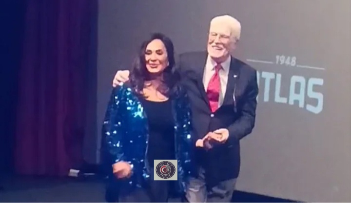 Yeşilçam’ın sultanı Türkan Şoray güzelliğiyle mest etti… Yeşilçam’ın sultanı Türkan Şoray güzelliğiyle mest etti…